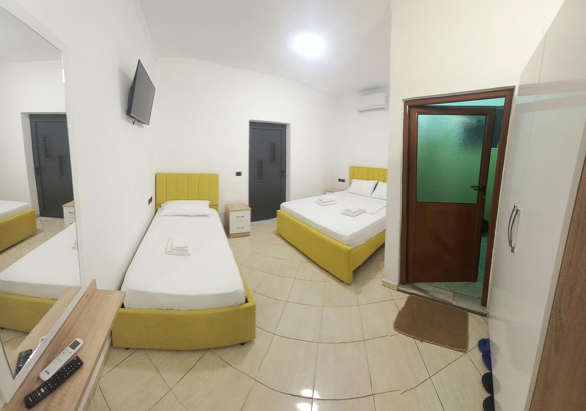 Hotel Eno Përmet エクステリア 写真
